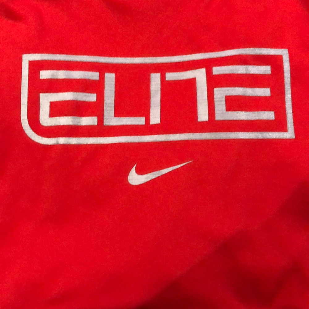 Men’s Nike Elite sweatshirt